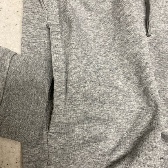 Adidas small grey and pink hoodie with hidden pouch - Picture 4 of 4
